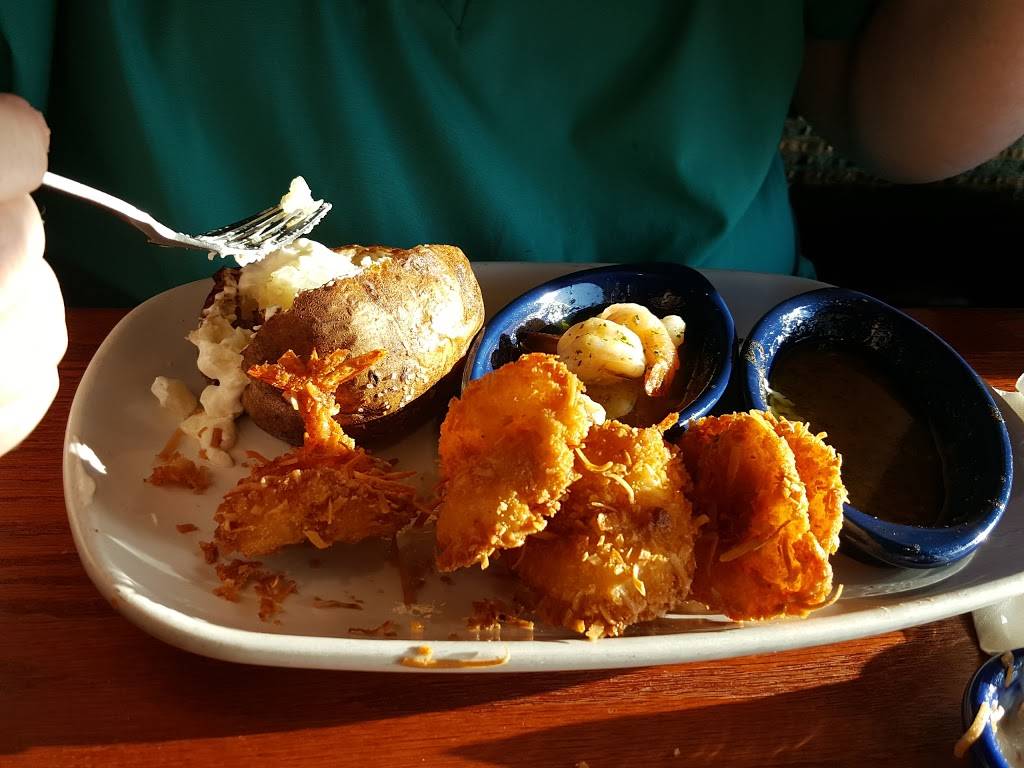 Red Lobster | restaurant | 801 Sunrise Hwy, Copiague, NY 11726, USA | 6318423640 OR +1 631-842-3640