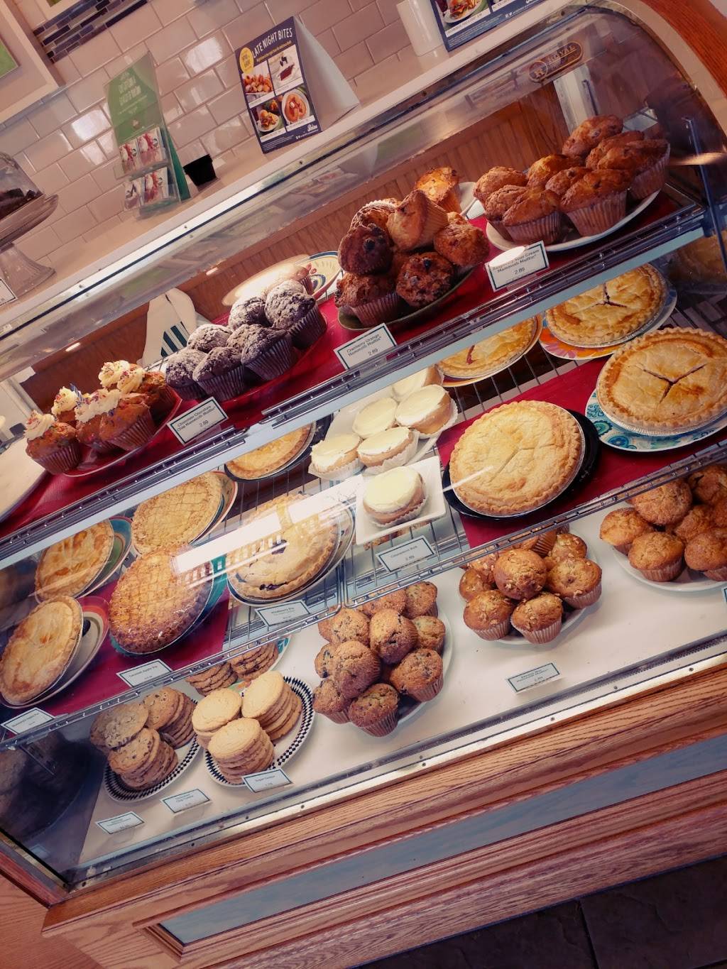 Perkins Restaurant & Bakery | restaurant | 2009 County Rd D E, Maplewood, MN 55109, USA | 6517778306 OR +1 651-777-8306