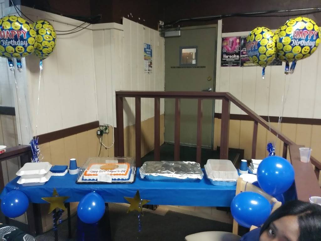 Jonah’s Cajun seafood | restaurant | 324 W Broadway Ave, Minneapolis, MN 55411, USA | 6125295555 OR +1 612-529-5555