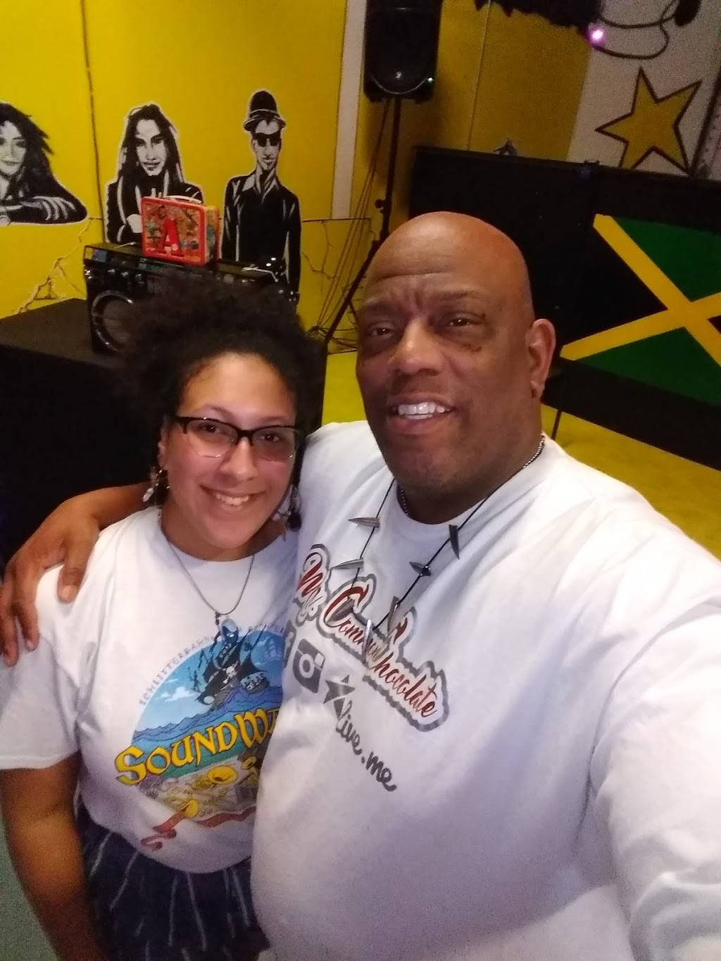 Caribbean Mix | restaurant | 8816 Broadway St, San Antonio, TX 78217, USA | 2109864244 OR +1 210-986-4244