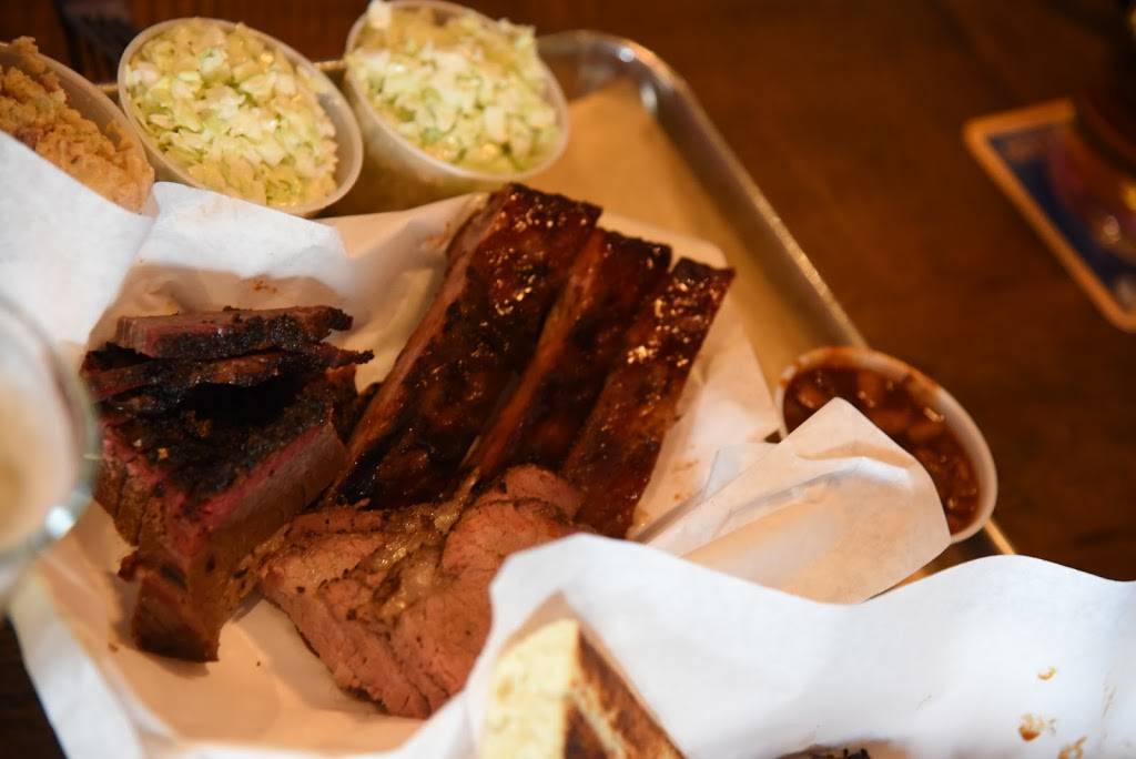 The Crossroads BBQ | restaurant | 241 Crossroads Blvd, Carmel-By-The-Sea, CA 93923, USA | 8312507616 OR +1 831-250-7616