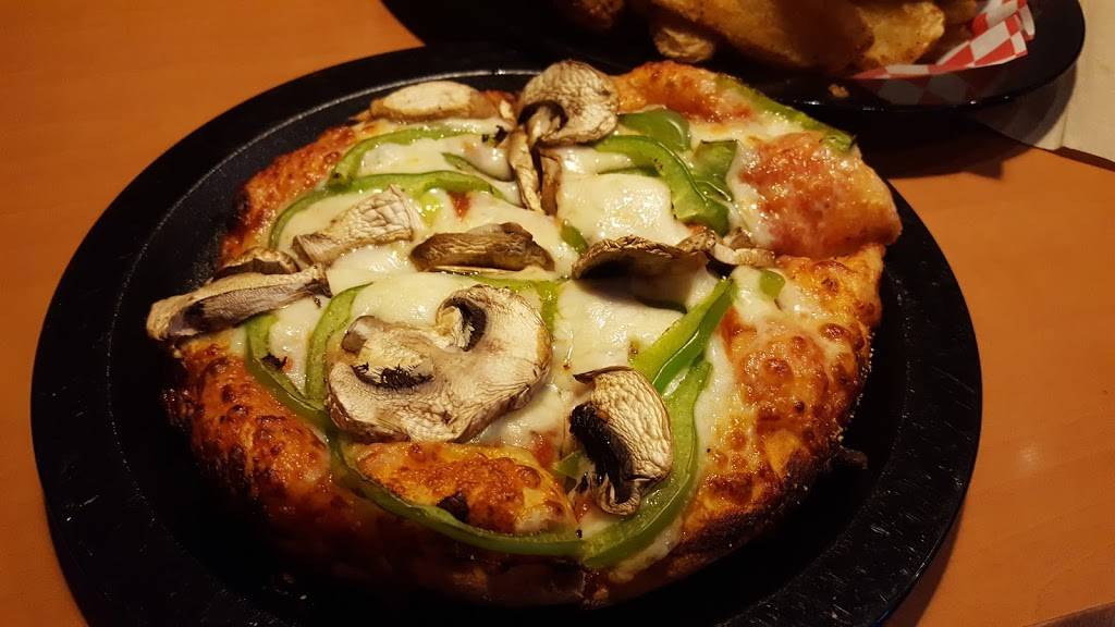 Shakeys Pizza Parlor | restaurant | 5604 Sepulveda Blvd, Culver City, CA 90230, USA | 3103903315 OR +1 310-390-3315