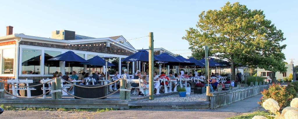 A Lure Chowder House & Oysteria | restaurant | 62300 Main Rd, Southold, NY 11971, USA | 6318765300 OR +1 631-876-5300