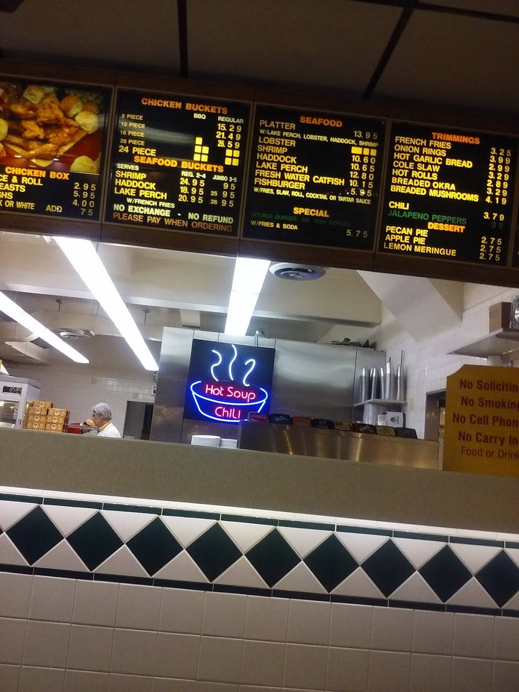 Gold Rush Chicken | restaurant | 2625 W North Ave, Milwaukee, WI 53205, USA | 4149331717 OR +1 414-933-1717