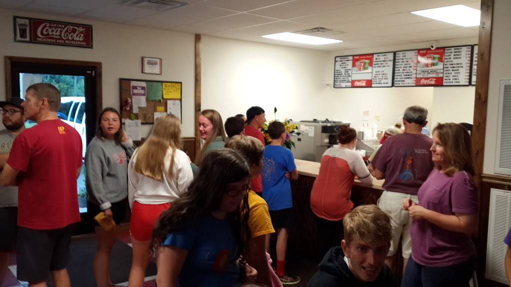 Dairy Hut | restaurant | 119 S Main St, Evarts, KY 40828, USA | 6068370064 OR +1 606-837-0064