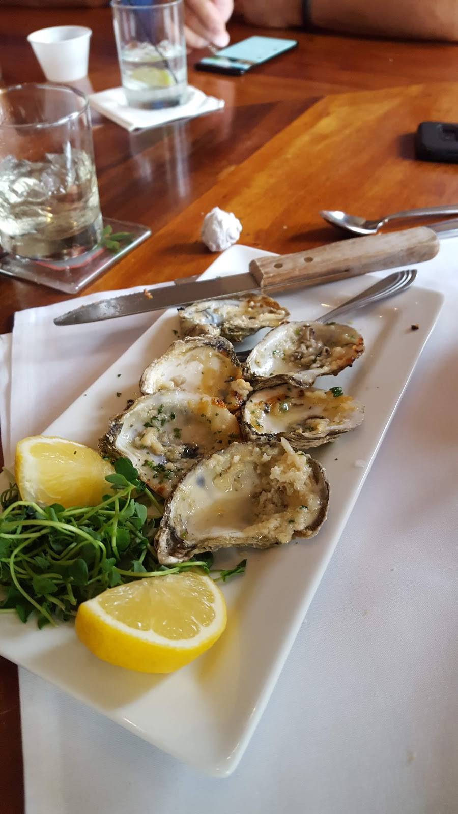 Rose & Thistle | restaurant | 203 Louisiana Ave, Perrysburg, OH 43551, USA | 4198743947 OR +1 419-874-3947