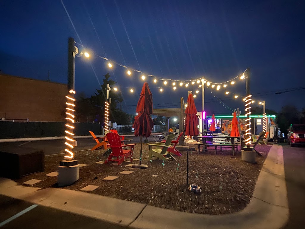 Dos Locos Burritos | restaurant | 39411 Schoolcraft, Plymouth, MI 48170, USA | 3138887277 OR +1 313-888-7277