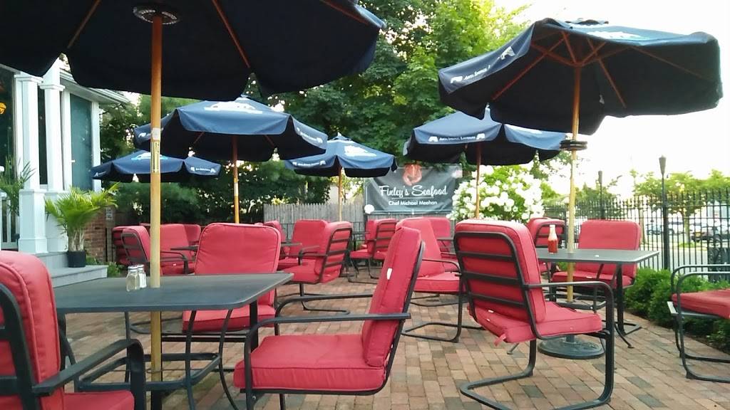 Finley’s Of Green Street | restaurant | 43 Green St, Huntington, NY 11743, USA | 6313513446 OR +1 631-351-3446