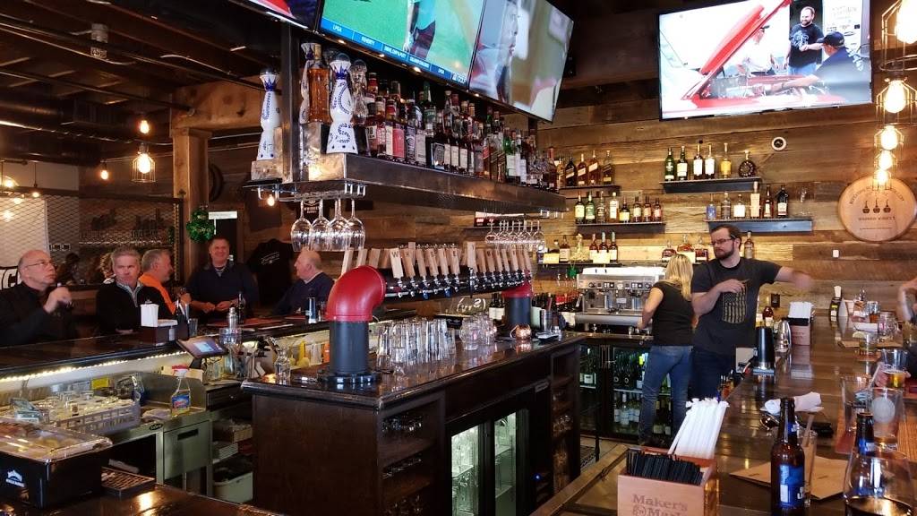 Whiskey Barrel | restaurant | 251 E Main St, Stratford, CT 06614, USA | 2033756800 OR +1 203-375-6800