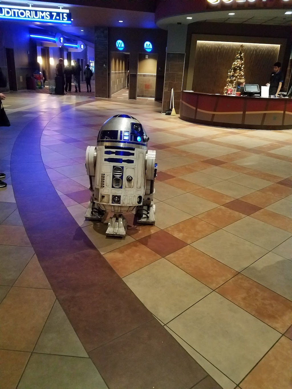 CMX Liberty Luxury 15 & Cinébistro | restaurant | 7514 Bales St, Liberty Township, OH 45069, USA | 5134630470 OR +1 513-463-0470