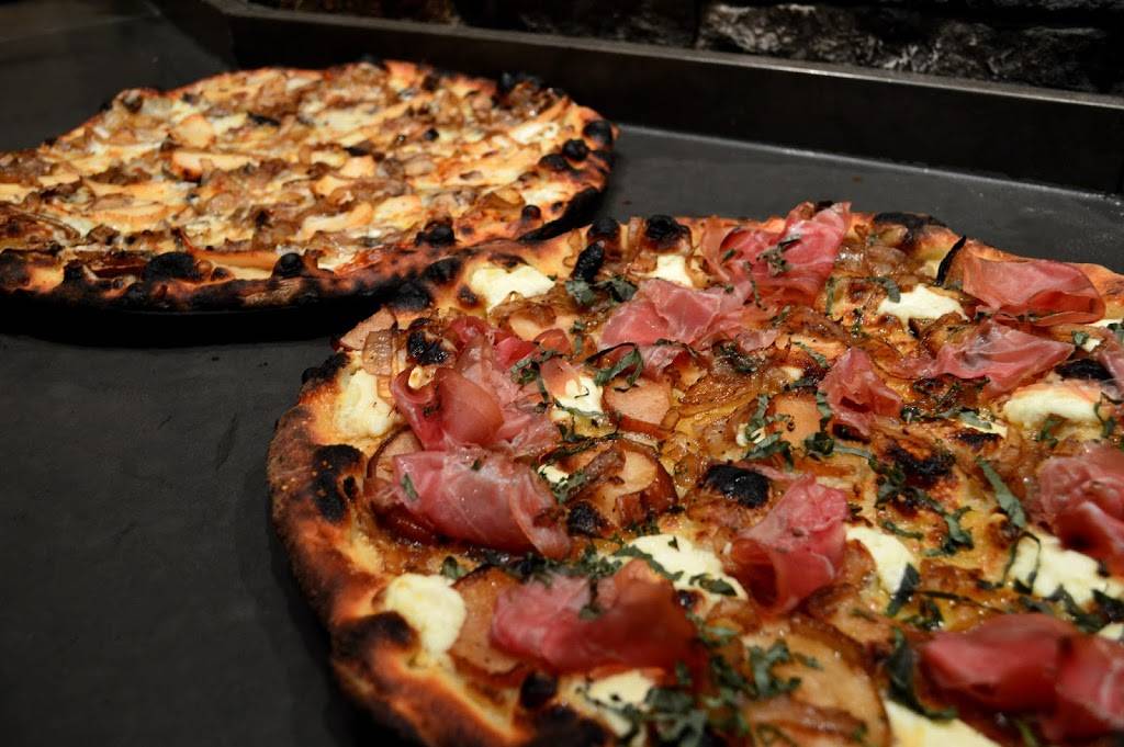 Max & Leos Artisan Pizza - Chicago | meal delivery | 1500 N Clybourn Ave, Chicago, IL 60610, USA | 3129734920 OR +1 312-973-4920