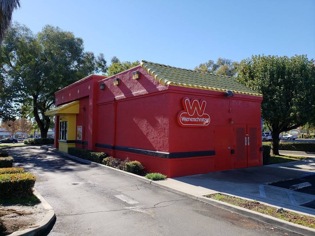 Wienerschnitzel | restaurant | 1381 E Foothill Blvd, Upland, CA 91786, USA | 9099499205 OR +1 909-949-9205