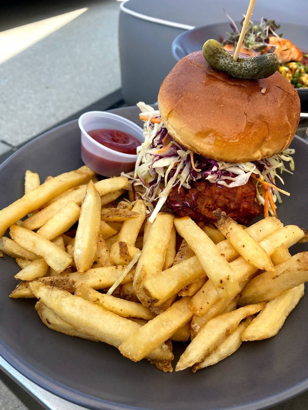 Offshore Rooftop & Bar | restaurant | 1000 E Grand Ave, Chicago, IL 60611, USA | 3125356660 OR +1 312-535-6660