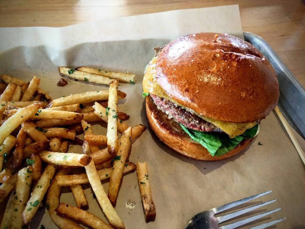 Hopdoddy Burger Bar | restaurant | 11055 N Scottsdale Rd, Scottsdale, AZ 85254, USA | 4803482337 OR +1 480-348-2337