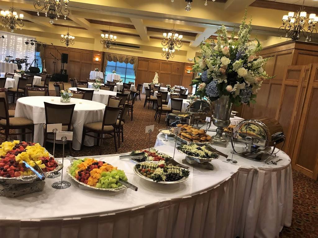 Lion Hills Center and Golf Club | restaurant | 2331 Military Rd #9692, Columbus, MS 39705, USA | 6623284837 OR +1 662-328-4837