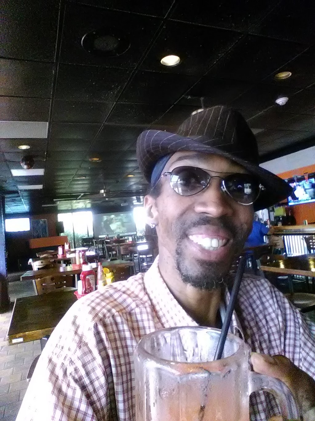 High 5 Sports Bar & Grill | restaurant | 305 W Trinity Ln, Nashville, TN 37207, USA | 6156788219 OR +1 615-678-8219