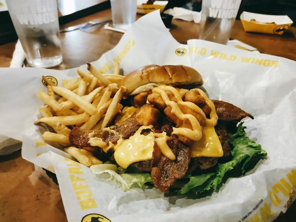 Buffalo Wild Wings | restaurant | 950 N Glebe Rd #130, Arlington, VA 22203, USA | 7032437525 OR +1 703-243-7525