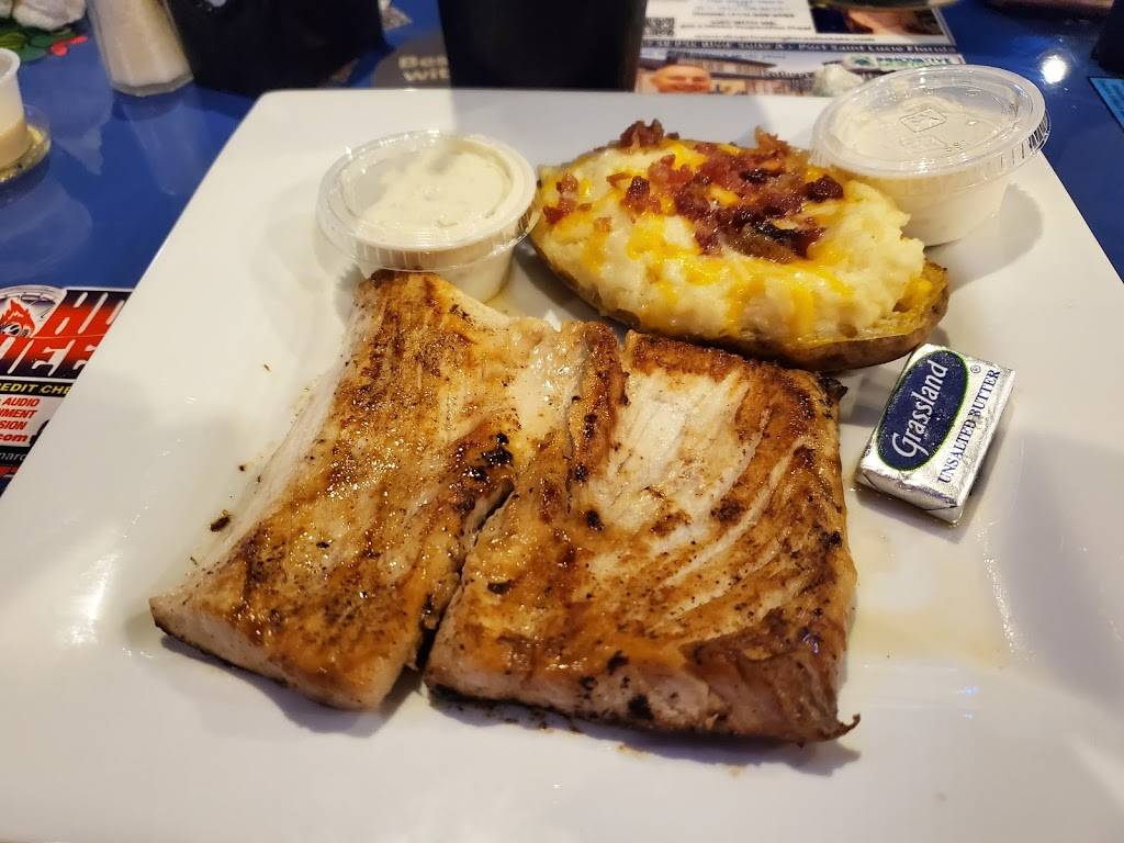 Leftys Wings & Grill | restaurant | 1034 SE Port St Lucie Blvd, Port St. Lucie, FL 34952, USA | 7723373212 OR +1 772-337-3212