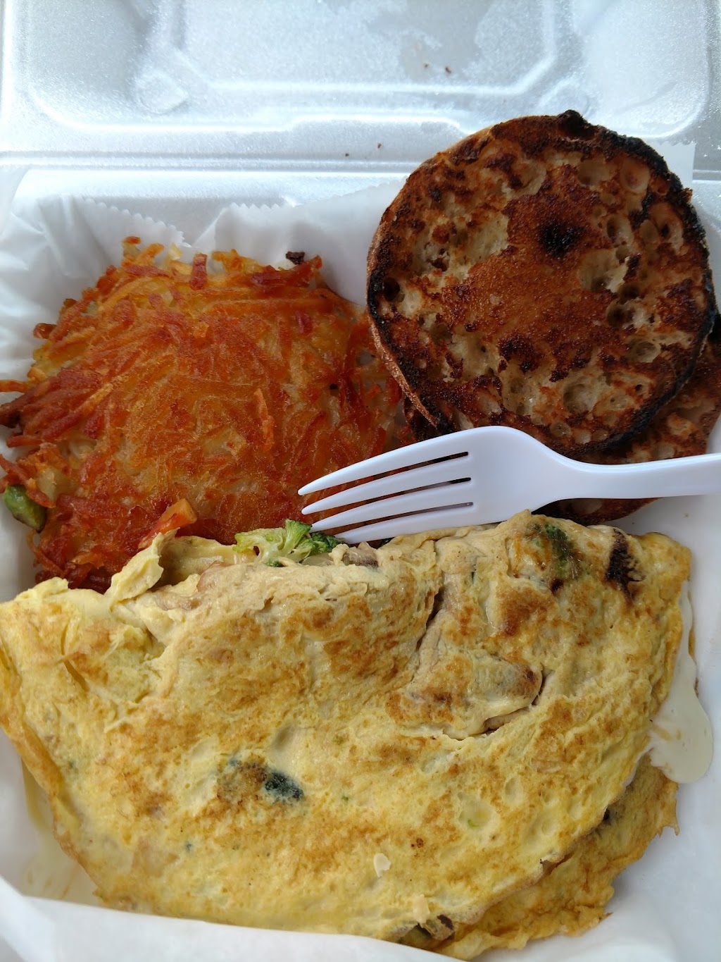 Cowbells Cafe | cafe | 25 South Ave, Whitman, MA 02382, USA | 7814471400 OR +1 781-447-1400