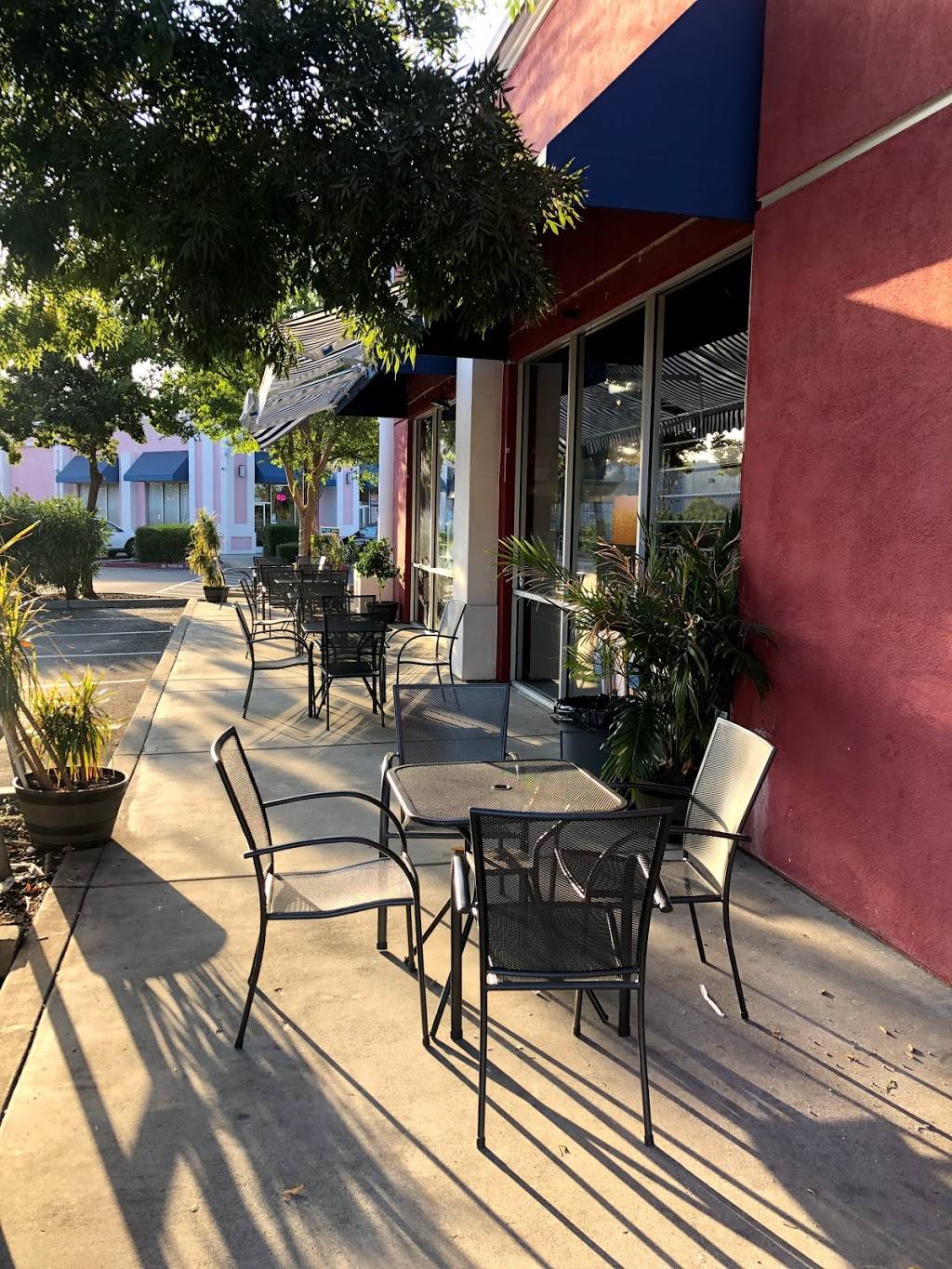 Tứ Quý Cafe and Lounge | cafe | 6519 Savings Pl #265/270, Sacramento, CA 95828, USA | 9166616605 OR +1 916-661-6605