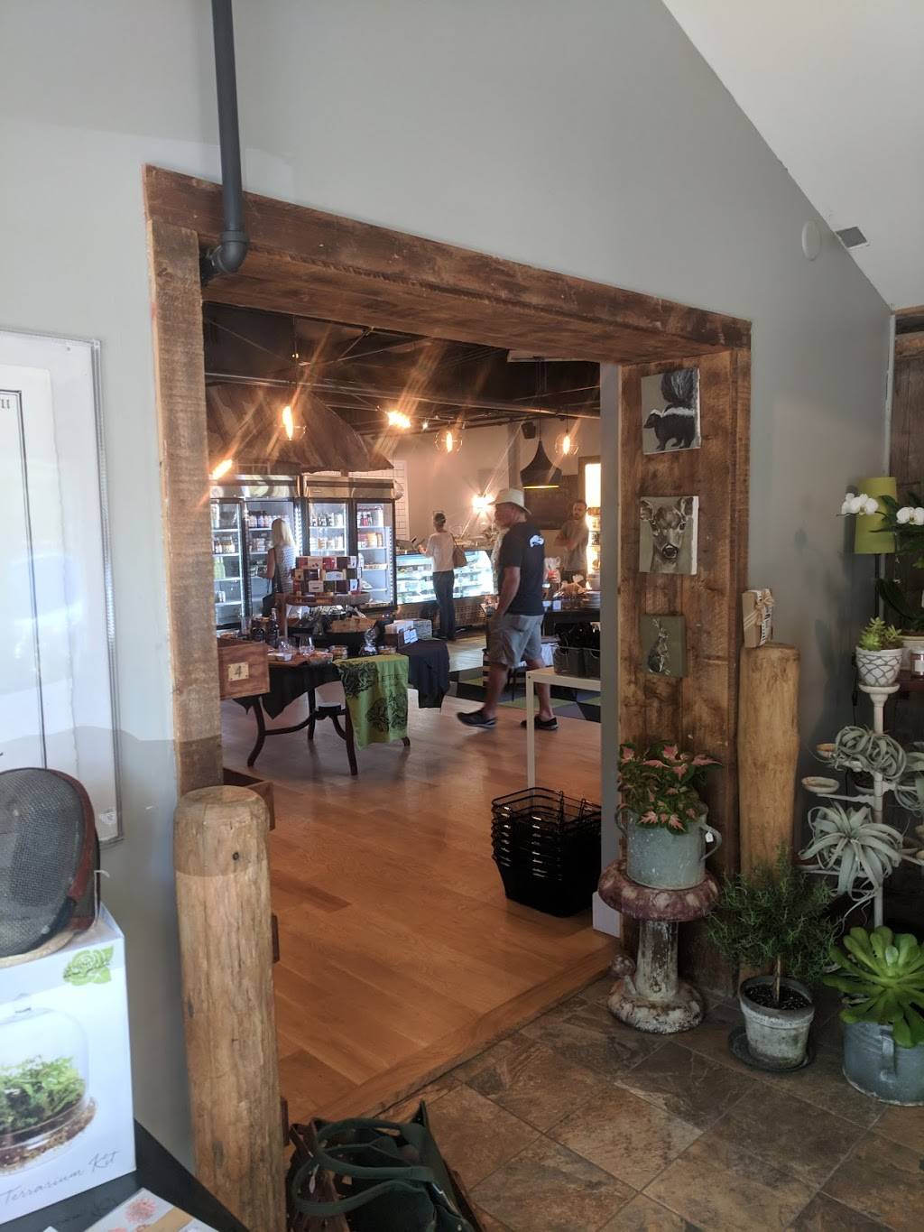 Black Sheep Mercantile | restaurant | 17 Airport Rd, Edgartown, MA 02539, USA | 5083387770 OR +1 508-338-7770