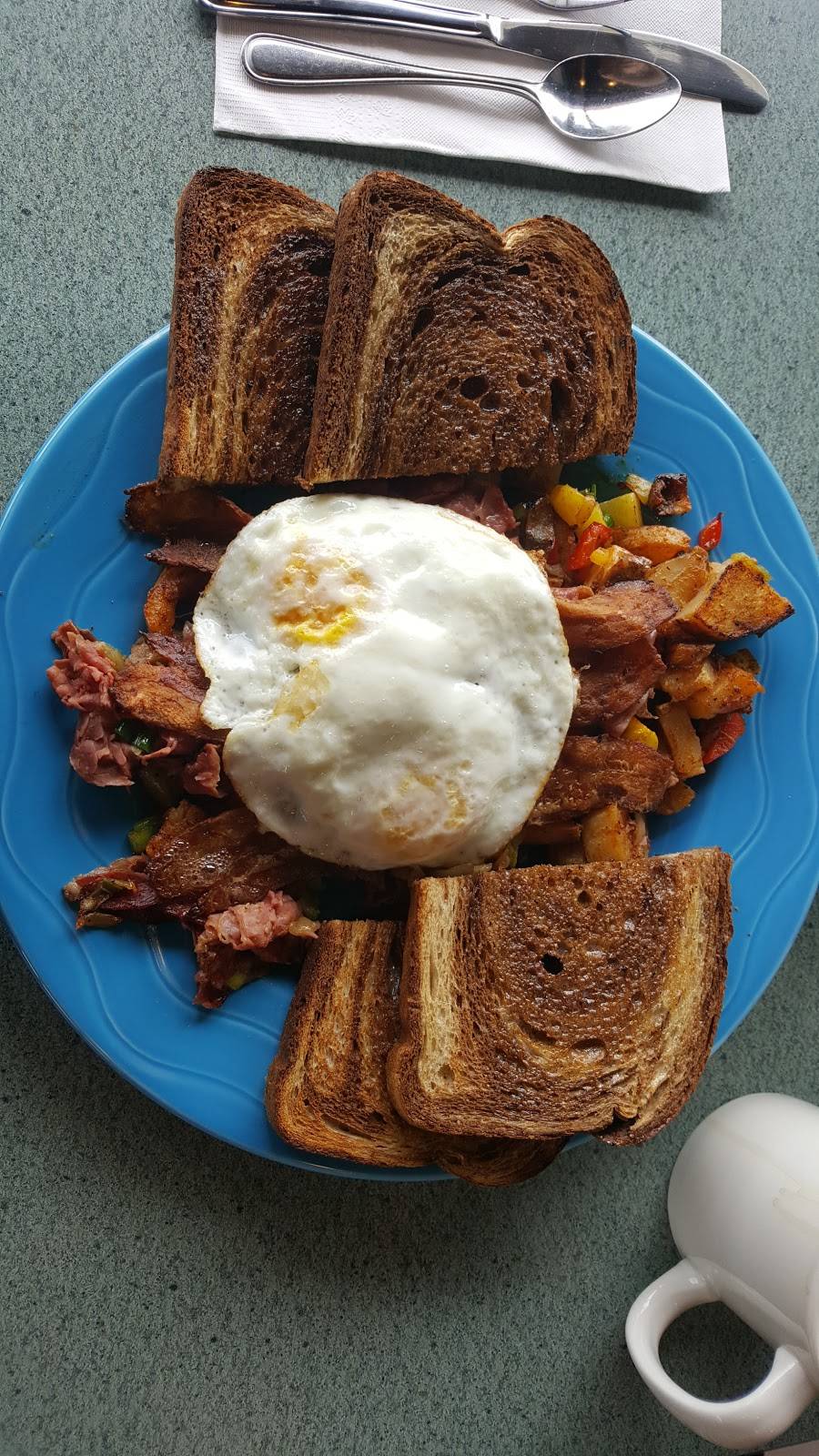 Triple Ds Diner | restaurant | 2895 St Paul Ave, Niagara Falls, ON L2J 2L3, Canada | 9053577333 OR +1 905-357-7333