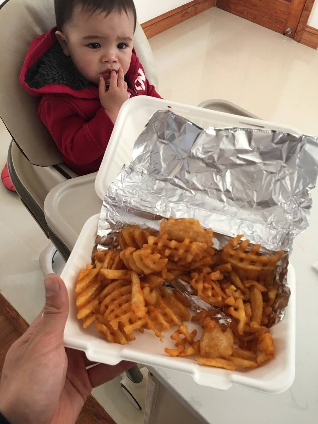 Atomic Wings | restaurant | 250-36 Jericho Turnpike, Floral Park, NY 11001, USA | 5167757521 OR +1 516-775-7521