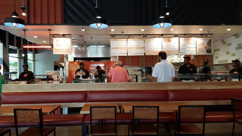 Blaze Pizza | meal takeaway | 471 Town Center Pl, Columbia, SC 29229, USA | 8034084181 OR +1 803-408-4181