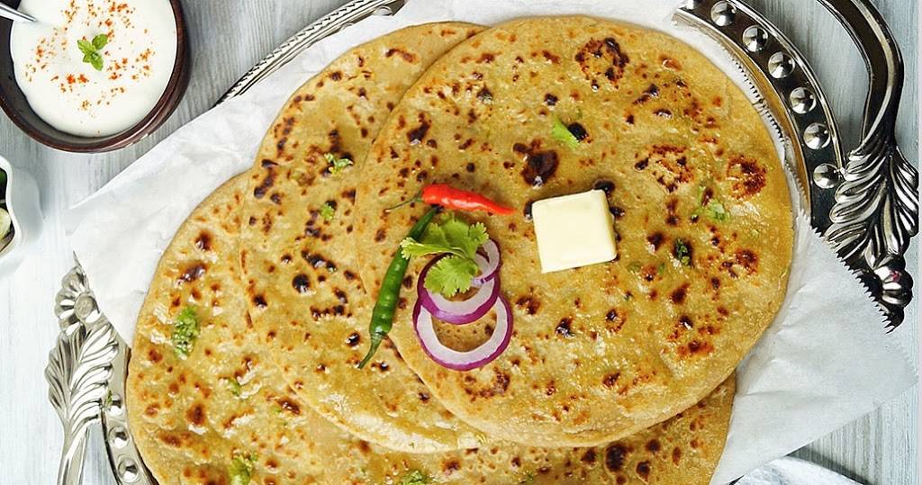 Indo-Canadian Food Hut | restaurant | 373 Steeles Ave W, Brampton, ON L6Y 0P8, Canada | 9058744715 OR +1 905-874-4715