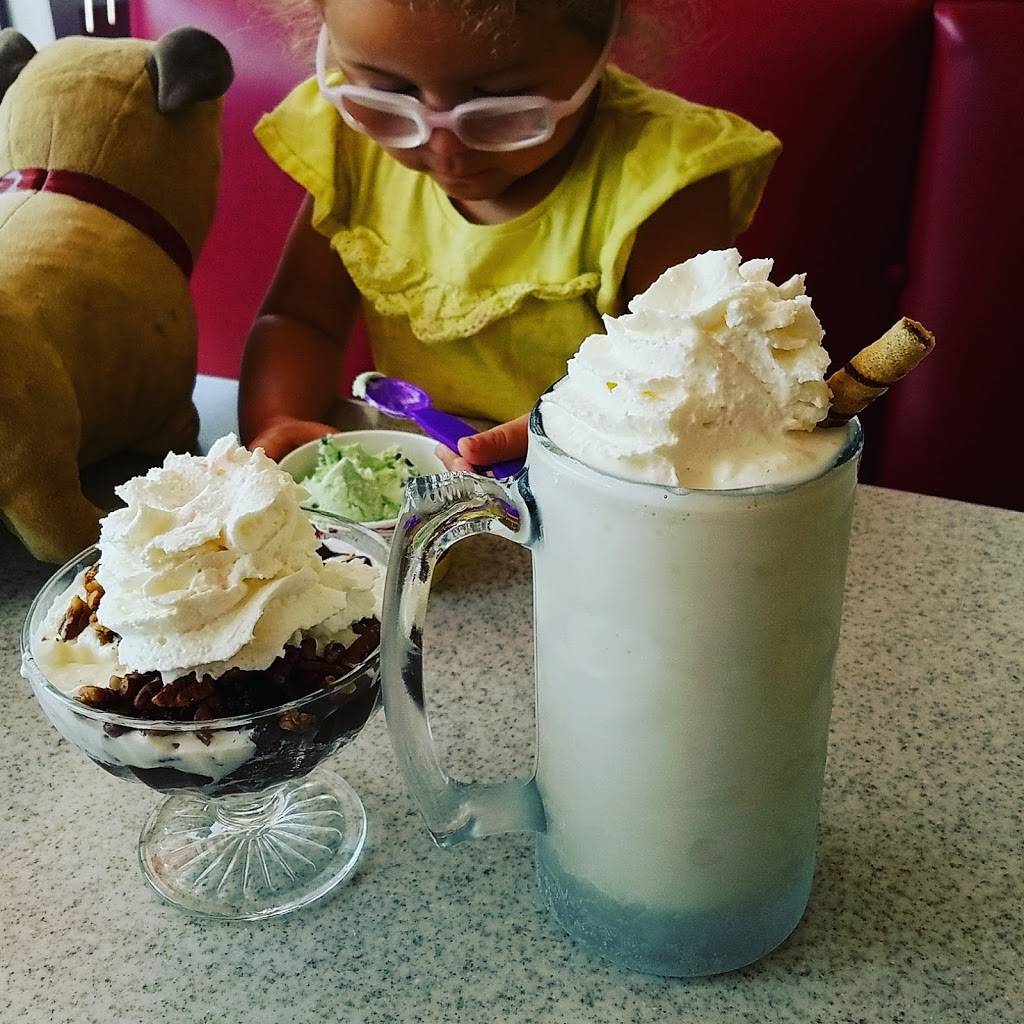 Oberweis Ice Cream and Dairy Store | restaurant | 101-103 S Northwest Hwy, Park Ridge, IL 60068, USA | 8476929840 OR +1 847-692-9840