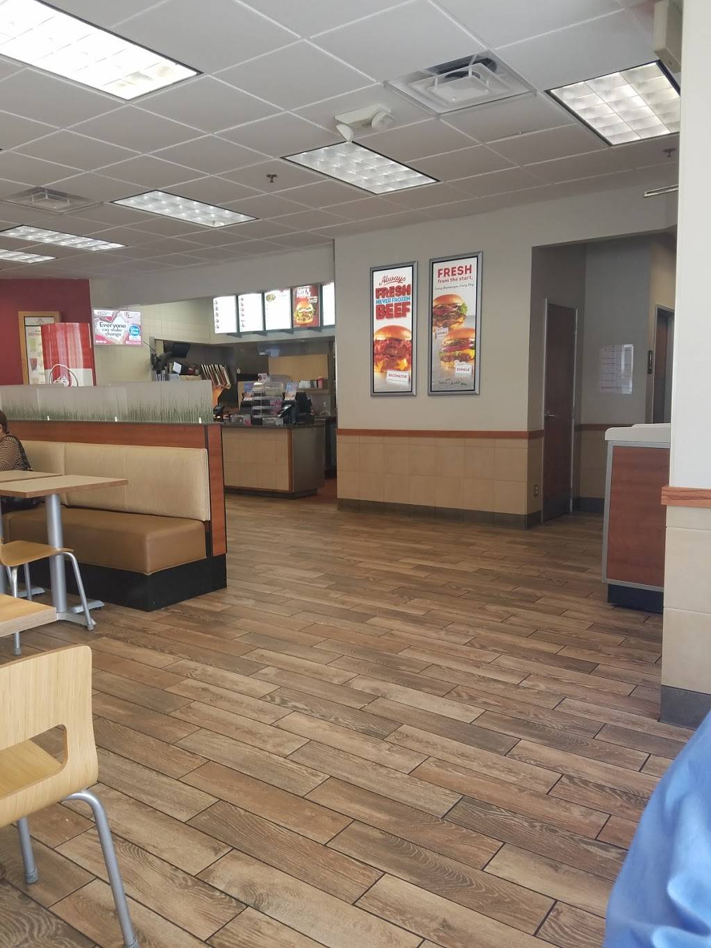 Wendys | restaurant | 7940 S Howell Ave, Oak Creek, WI 53154, USA | 4147669977 OR +1 414-766-9977