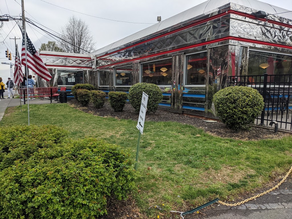 Midnight Diner | restaurant | 115 E Carson Blvd, Charlotte, NC 28203, USA | 9802073641 OR +1 980-207-3641