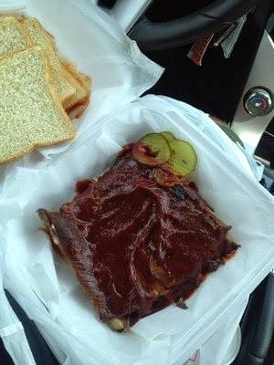 TJs BarBQ And Fish | restaurant | 1104 Ed Temple Blvd, Nashville, TN 37208, USA | 6153291200 OR +1 615-329-1200