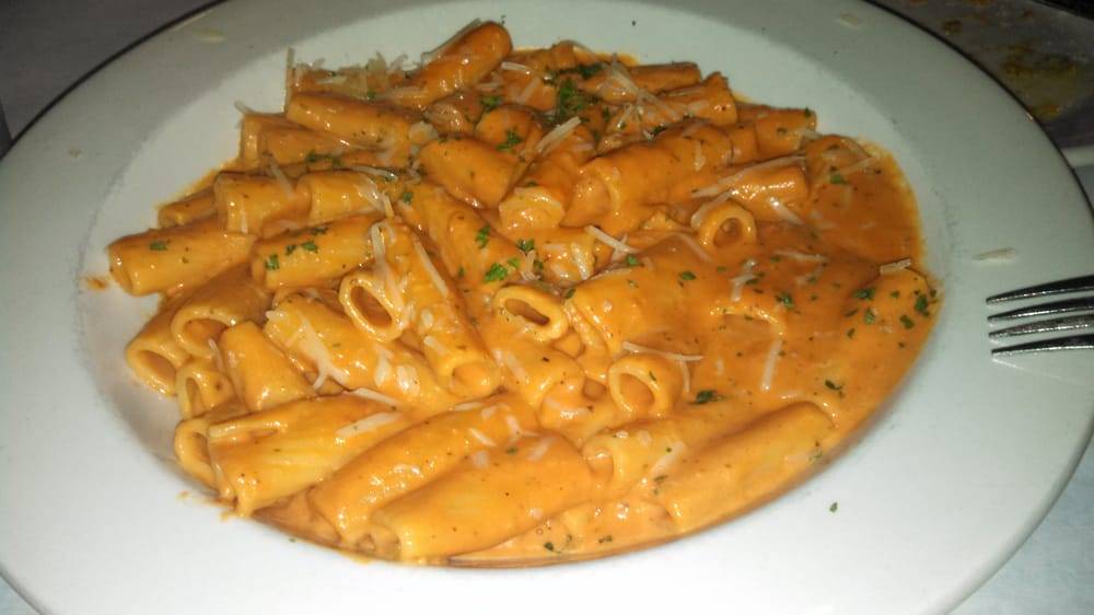 Giulianos Pizza | restaurant | 40 Village Pl, Hinsdale, IL 60521, USA | 6307341500 OR +1 630-734-1500