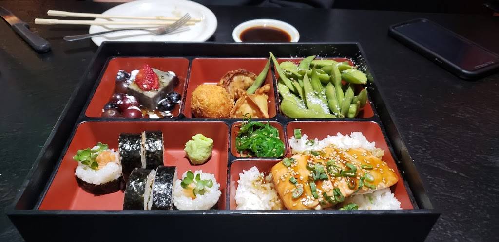 Fuji Japanese Cuisine and Sushi Bar | restaurant | 8226 E 71st St, Tulsa, OK 74133, USA | 9182501821 OR +1 918-250-1821