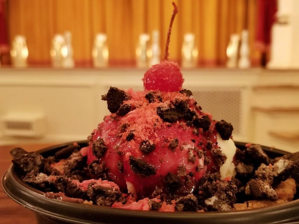 The Golden Horseshoe | restaurant | 1313 S Harbor Blvd, Anaheim, CA 92802, USA | 7147813463 OR +1 714-781-3463