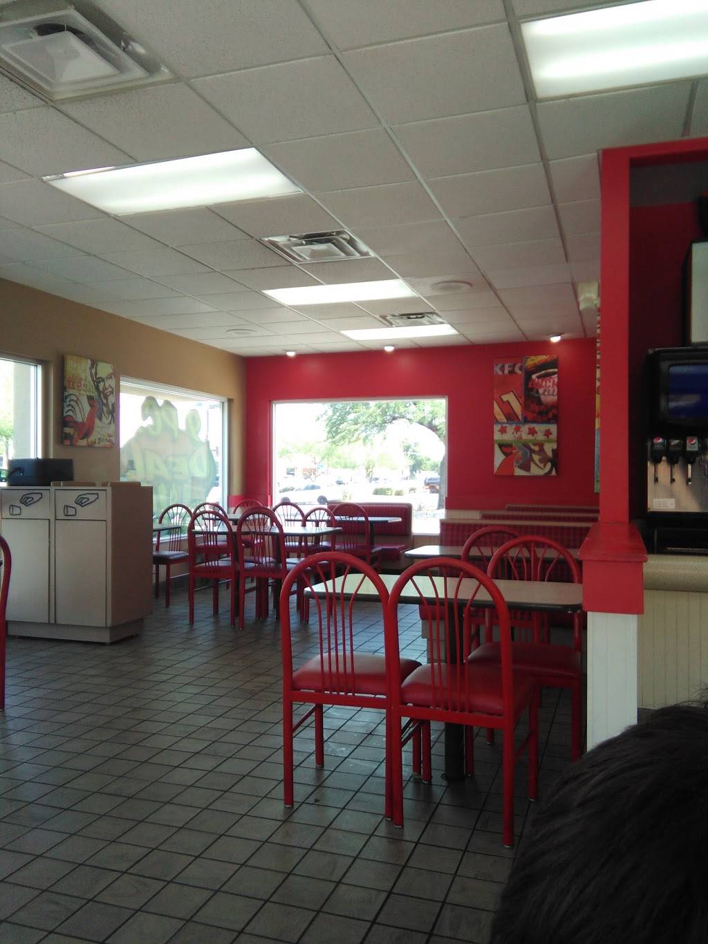KFC | restaurant | 420 N Alma School Rd, Mesa, AZ 85201, USA | 4807392923 OR +1 480-739-2923