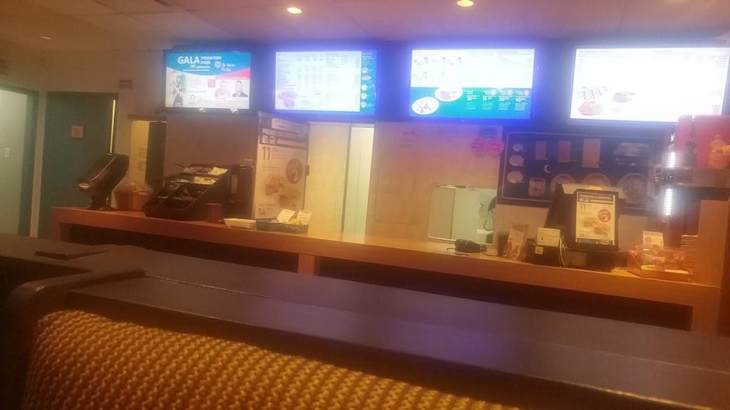 Rôtisserie Fusée | restaurant | 10290 Boulevard de lOrmière, Québec, QC G2B 3L3, Canada | 4188438433 OR +1 418-843-8433