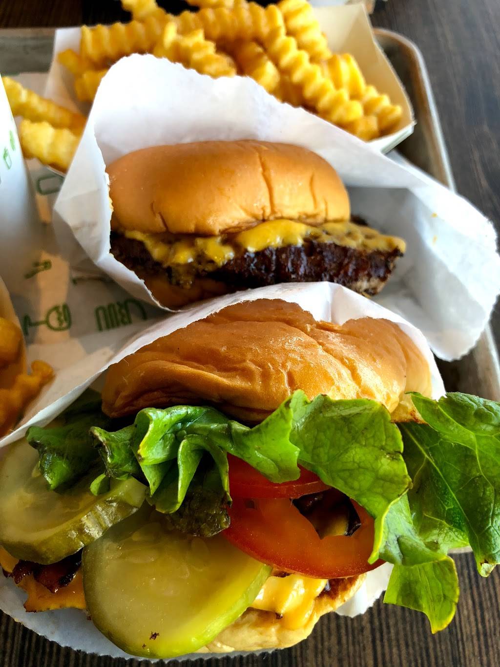 Shake Shack | restaurant | 849 Walt Whitman Rd, Melville, NY 11747, USA | 6313868017 OR +1 631-386-8017