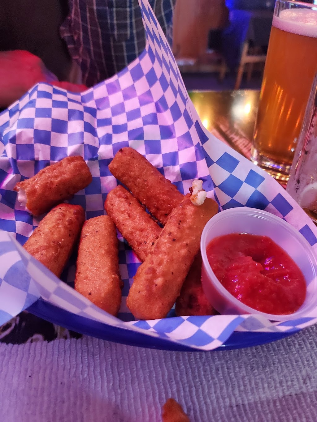 Finklebinders At The Lake | restaurant | 11304 N Cliff House Rd, Hauser, ID 83854, USA | 2089810544 OR +1 208-981-0544