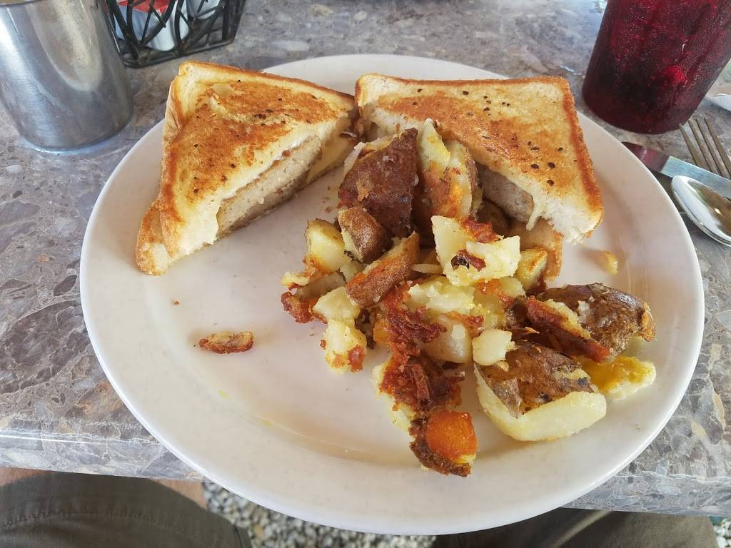 The Stuffed Pig | restaurant | 3520 Overseas Hwy, Marathon, FL 33050, USA | 3057434059 OR +1 305-743-4059