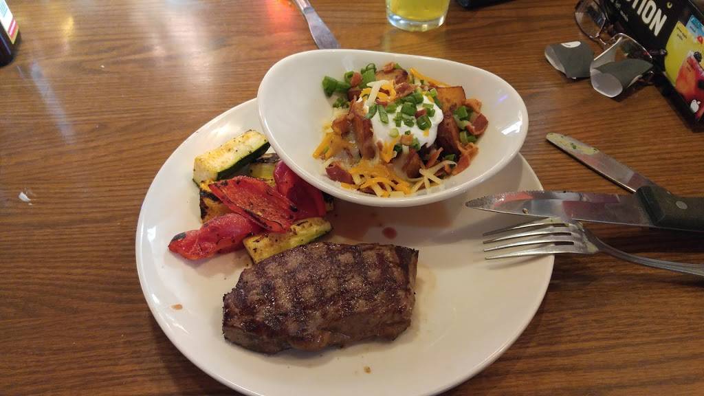 Applebees Grill + Bar | restaurant | 9883 East, US-36, Avon, IN 46123, USA | 3172091692 OR +1 317-209-1692