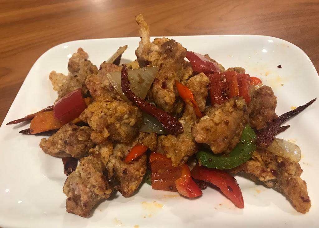 Golden Dragon Palace | restaurant | 7000 McLeod Rd, Niagara Falls, ON L2G 7K3, Canada | 9053568668 OR +1 905-356-8668