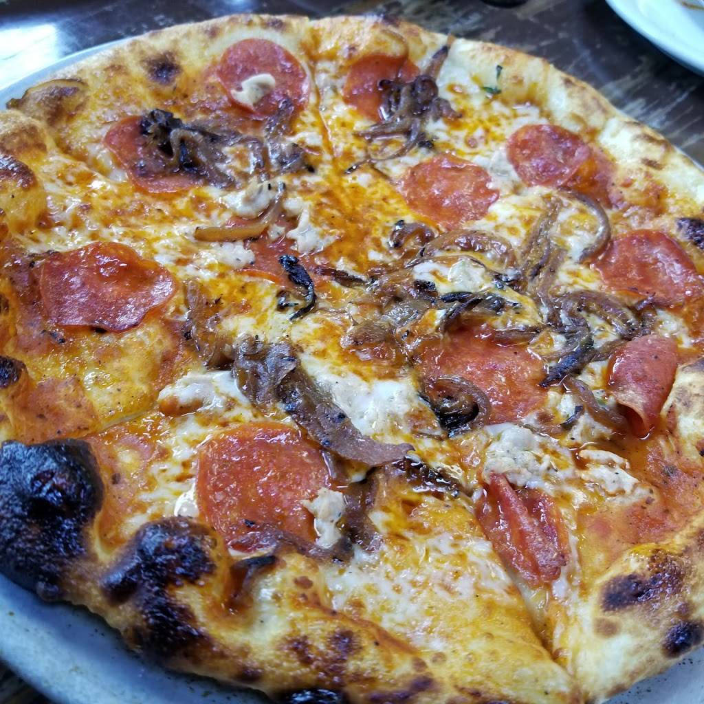 The Six Chow House | restaurant | 23536 Calabasas Rd, Calabasas, CA 91302, USA | 8182226969 OR +1 818-222-6969