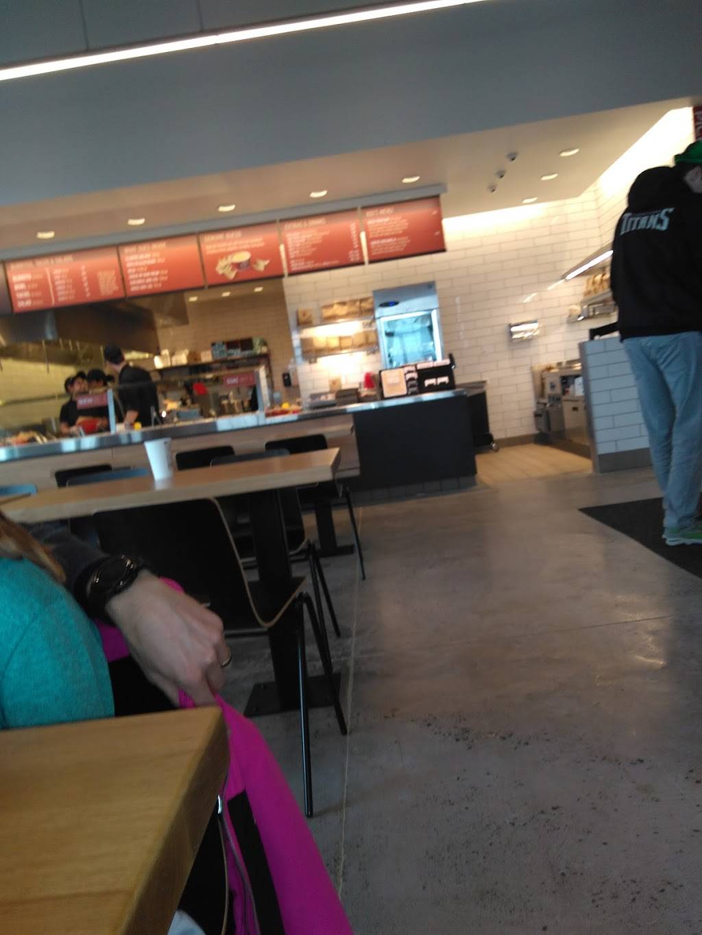 Chipotle Mexican Grill | restaurant | 1200 Wolf Rock Drive #130, Purcellville, VA 20132, USA | 5404413952 OR +1 540-441-3952