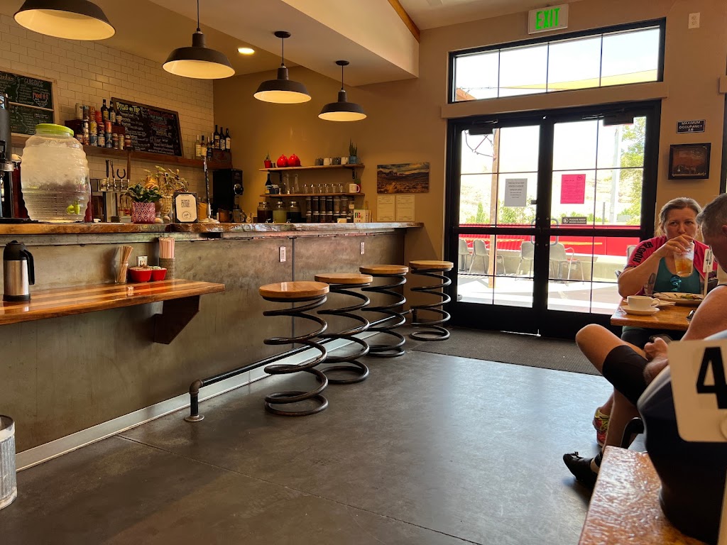 Cottonwood Station | cafe | 14 Cottonwood Dr, Blue Diamond, NV 89004, USA | 7028754332 OR +1 702-875-4332