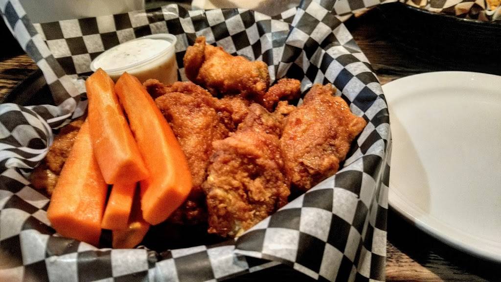 The Green Dragon Pub | restaurant | 1032 Kingston Rd, Toronto, ON M4E 1T5, Canada | 4166901782 OR +1 416-690-1782