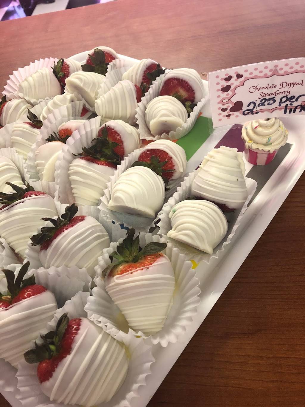 Candy & Cakes By Carrie | bakery | 108 E Sabine St, Carthage, TX 75633, USA | 9036932253 OR +1 903-693-2253