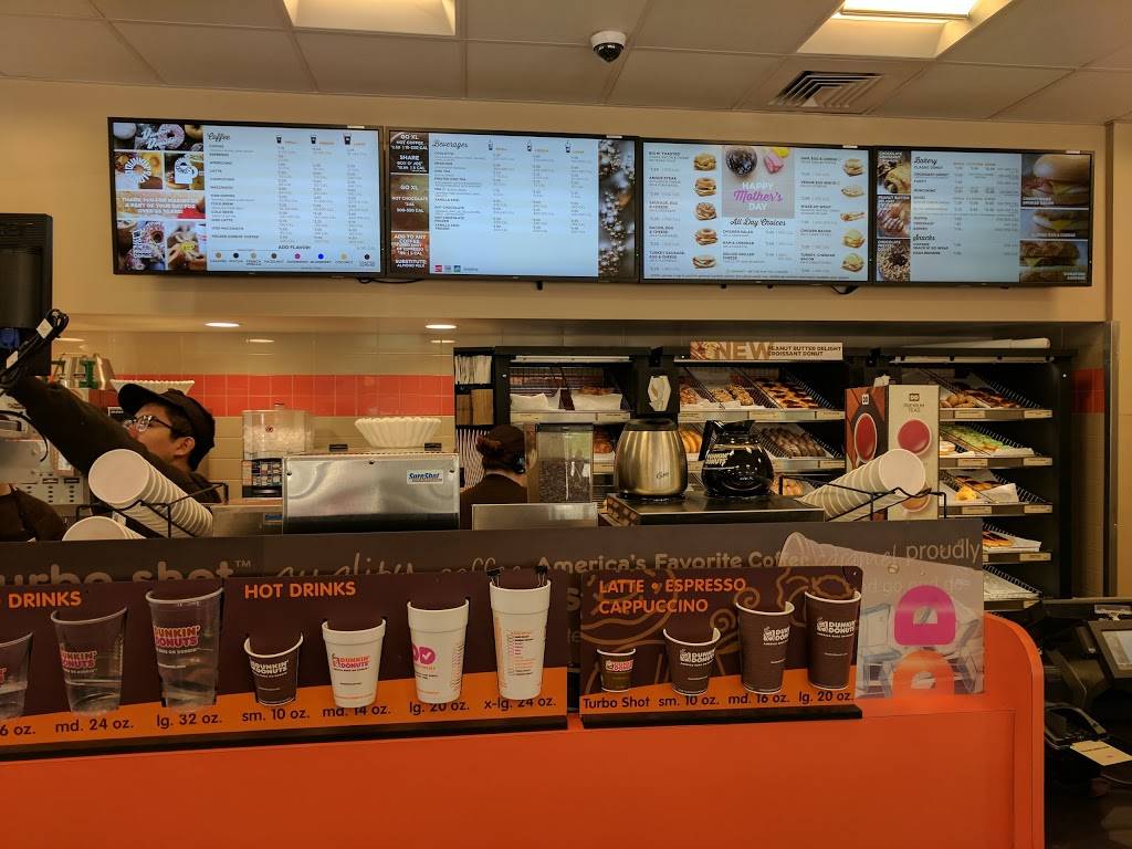 Dunkin | bakery | 2660 Dodge St, Dubuque, IA 52003, USA | 5635561228 OR +1 563-556-1228
