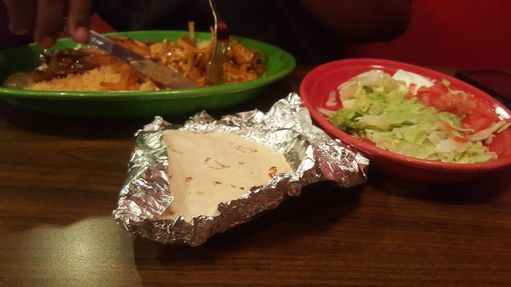 Mi Finca Mexican Restaurant | restaurant | 1101 Lisbon St, Clinton, NC 28328, USA | 9102990628 OR +1 910-299-0628